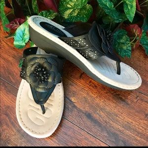 White Mountain Cliff Sandals (New)